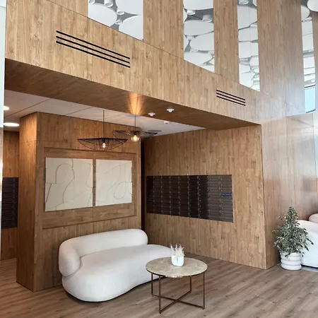 Apartment Cinema 1114 Quorum With Projector *