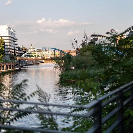 Cinema Wroclaw In City Centre - Parking - River View